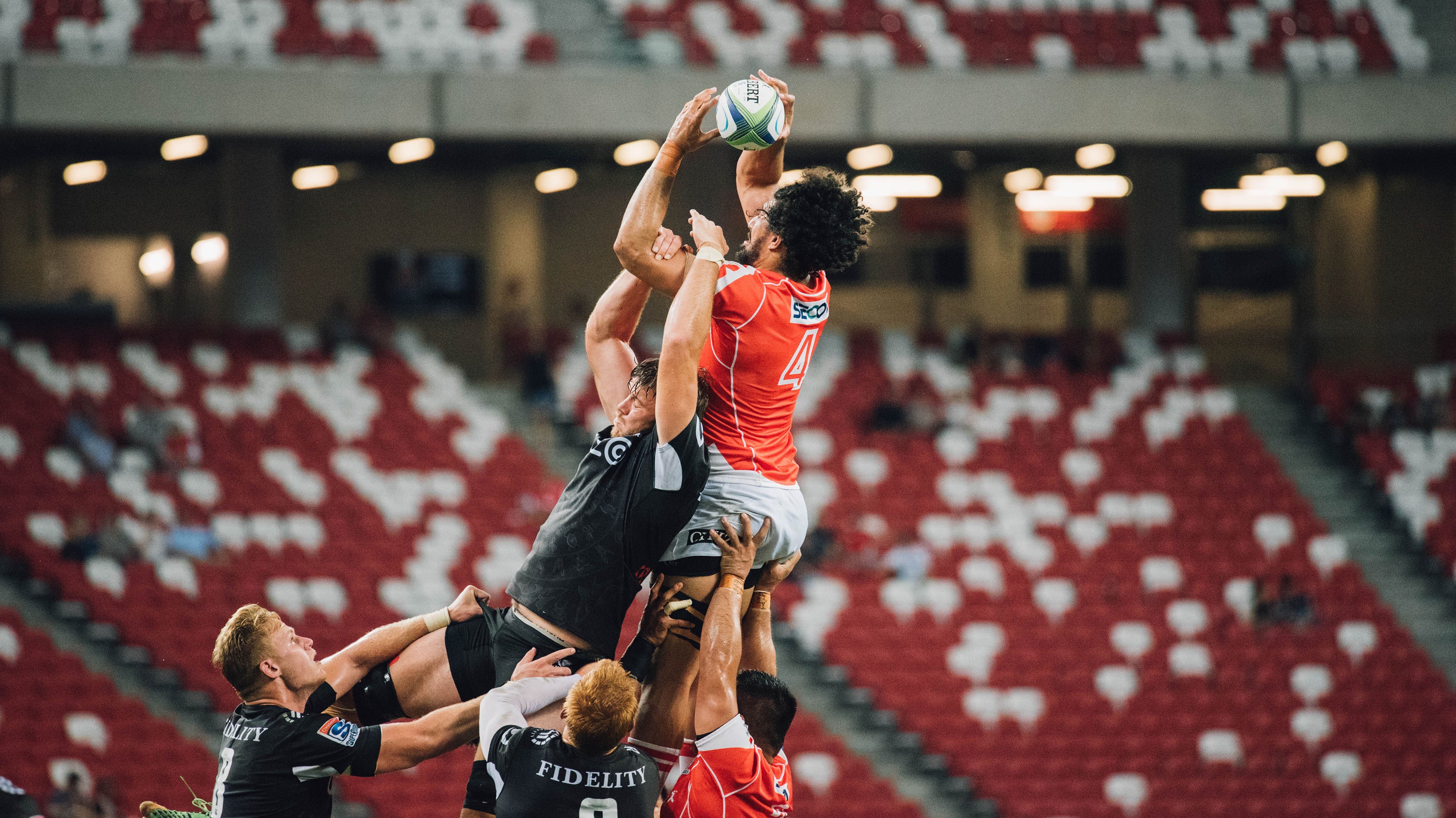 城市障碍跑热力开启 泥潭、电网与高墙构成魔鬼赛道